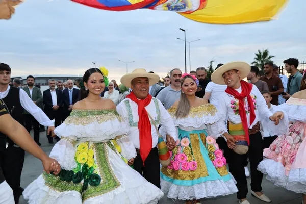 trabzon-horon-ve-muzik-festivali-coskuyla-basladi-1783760848030.jpg