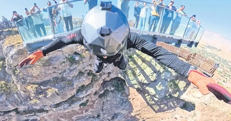 243 metreden nefes kesen atlayış