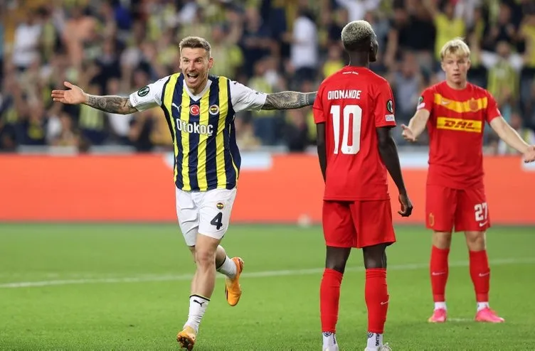 SON DAKİKA HABERİ | Fenerbahçe’den rekorlarla dolu galibiyet! Eleştirilerin odağıyken taraftarın prensi oldu...