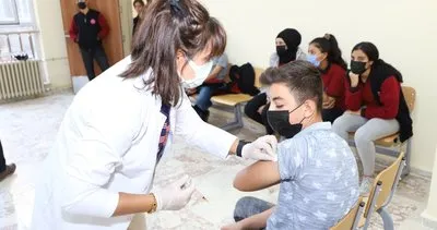 Şanlıurfa’da okullarda aşı çalışmaları devam ediyor
