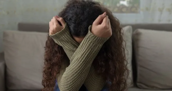 Neşe Zıt Anlamlısı Nedir? Neşe Kelimesinin Zıt Anlamlısı Olan Sözcük ve Cümle İçerisinde Kullanımı