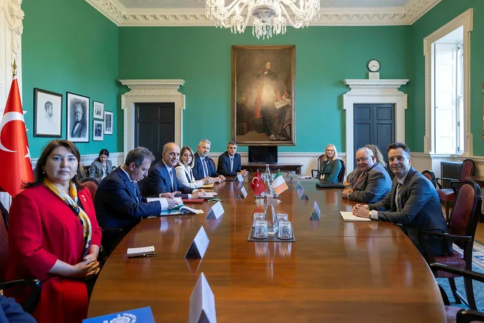 tbmm-baskani-numan-kurtulmustan-irlandada-onemli-gorusme-1696009231701.jpg