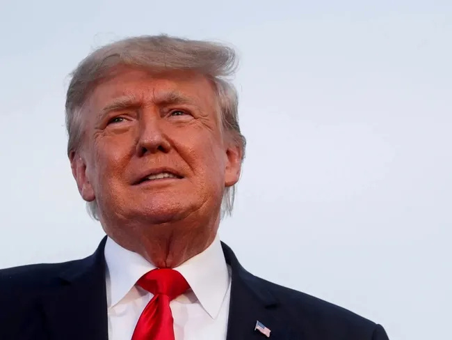 beyaz-saray-tarih-vererek-duyurdu-trump-sara-ile-gorusecek-1762283461247.jpeg Beyaz Saray tarih vererek duyurdu: Trump-Şara ile görüşecek!