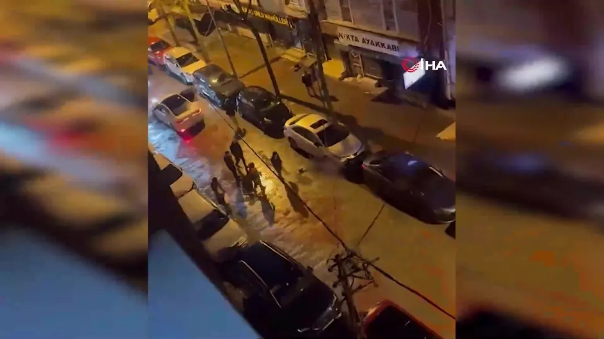 Esenyurt’ta ölümle sonuçlanan silahlı kavganın görüntüleri ortaya çıktı | Video videosunu izle Esenyurt’ta ölümle sonuçlanan silahlı kavganın görüntüleri ortaya çıktı | Video videosunu izle