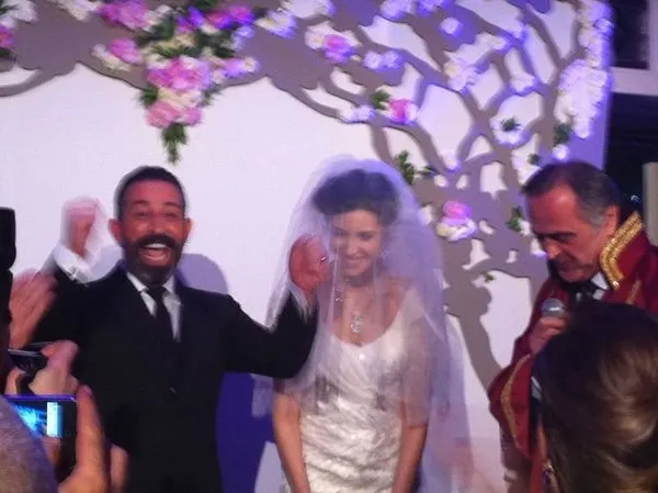 Cem Yılmaz ve Ahu Yağtu evlendi