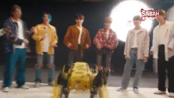 Boston Dynamics robotları, Güney Koreli ünlü K-Pop grubu BTS ile dans etti | Video