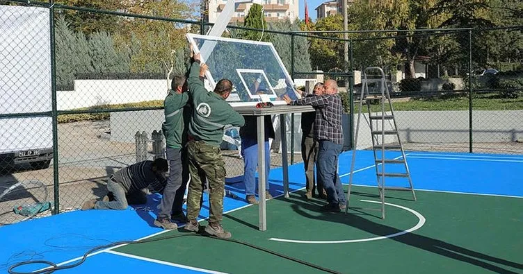 Basketbol sahası yenilendi