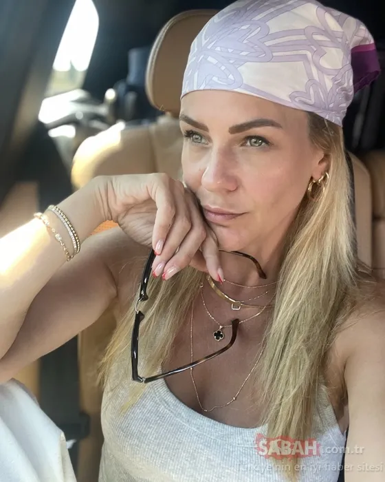 Emine Ün yeni yaşına Londra’da okuyan kızı Duru Kınay’ın yanında girdi! Kim der ki 47 yaşında