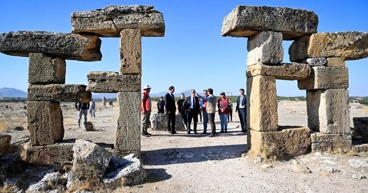 Uşak Valisi Aktaş, yerinde inceledi