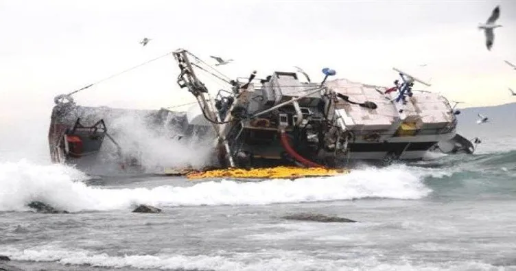 Palau’da balıkçı teknesi battı