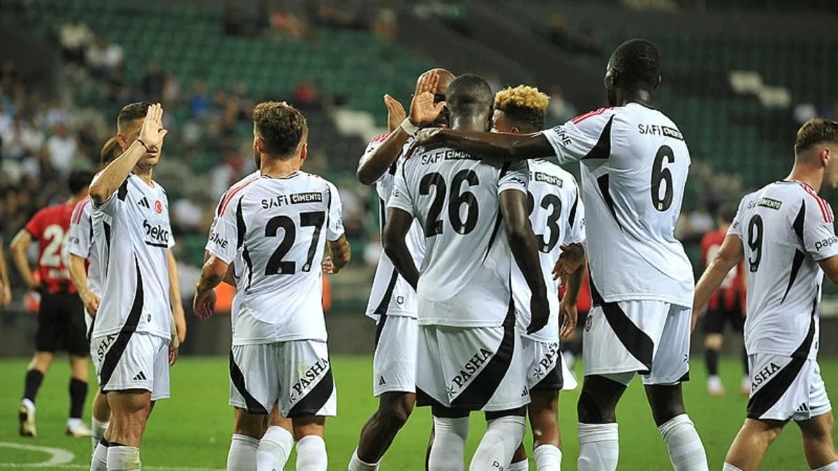 SON DAKİKA BEŞİKTAŞ HABERİ: Beşiktaş’ta gözler ayrılacak isimlerde! Rebic ve Hasic’ten sonra 3 yıldız daha…