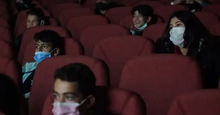 Muş polisi dezavantajlı çocukları ilk defa sinemayla buluşturdu