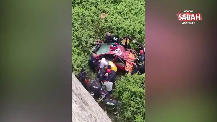 Gebze'de can pazarı! 10 metreden uçan araçta 5 yaralı