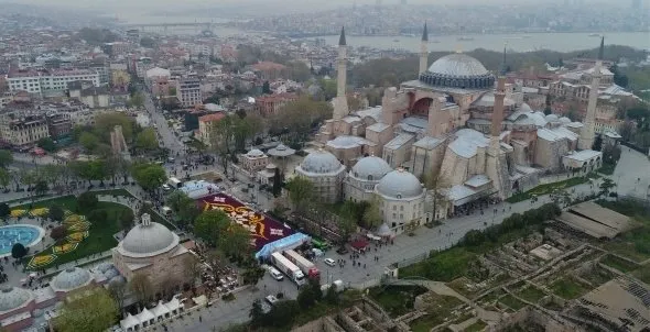 Dünyanın en büyük lale halısı havadan görüntülendi