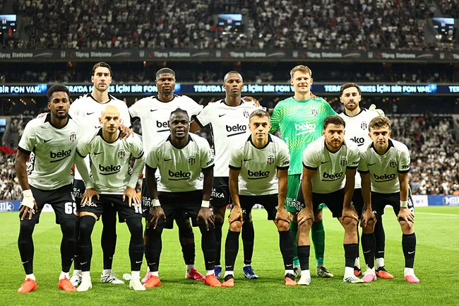 son-dakika-besiktastan-derbi-oncesi-6-gollu-galibiyet-dusan-vlahovicten-hat-trick-1788207994384.jpg