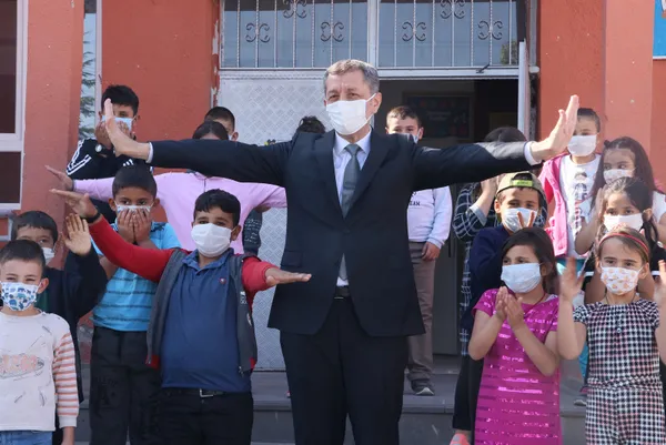 Milli Eğitim Bakanı'ndan son dakika: Bakan Selçuk Selçuk yüz yüze eğitim için alınan kararı açıkladı! İşte o kritik tarih...