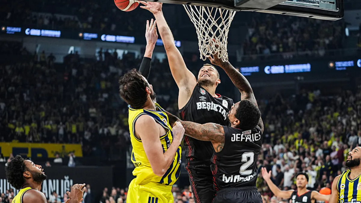 CANLI | Fenerbahçe Tarfin ile Beşiktaş kupa için sahada!