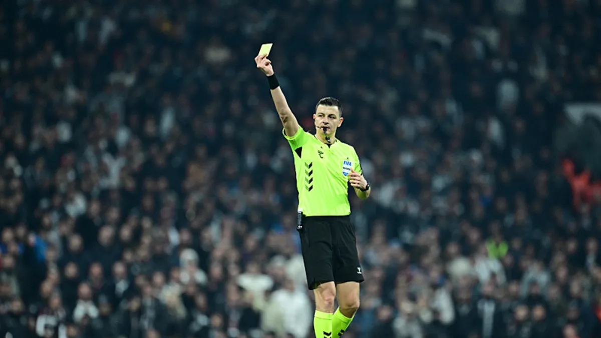 VAR kayıtları yayınlandı! Beşiktaş – Galatasaray derbisindeki hakem konuşmaları ortaya çıktı