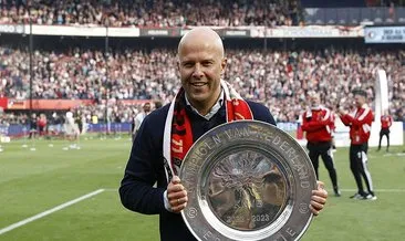 Feyenoord,  Arne Slot ile 2026’ya kadar sözleşme uzattı!