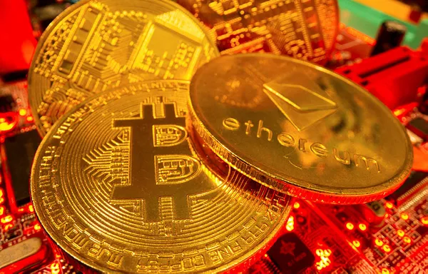 son-dakika-cinden-gelen-haber-bitcoini-etkiledi-sert-dustu-1621609822246.jpg
