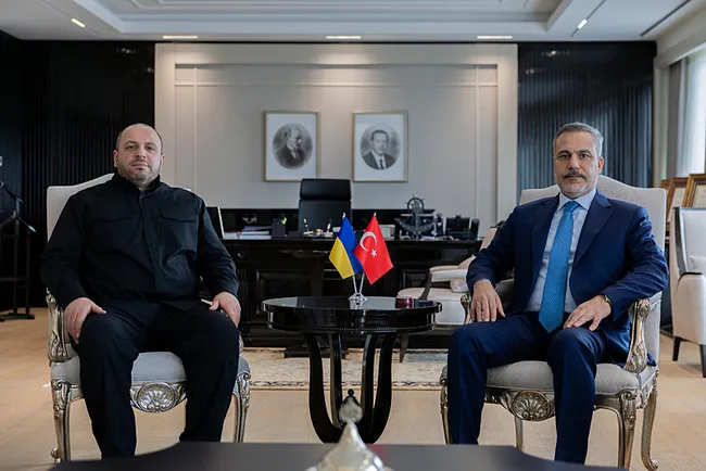 bakan-fidan-ukrayna-milli-guvenlik-ve-savunma-konseyi-sekreteri-ile-gorustu-1771944629479.jpg