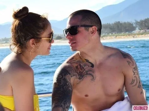 Jennifer Lopez-Casper Smart