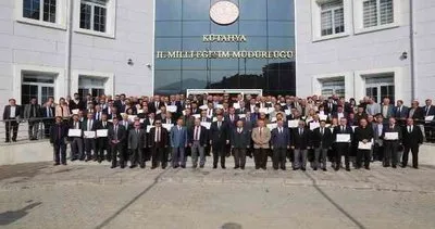 Kütahya’da okullara motivasyon sağlayan ödülleri Vali Çelik takdim etti #kutahya Kütahya’da okullara motivasyon sağlayan ödülleri Vali Çelik takdim etti #kutahya