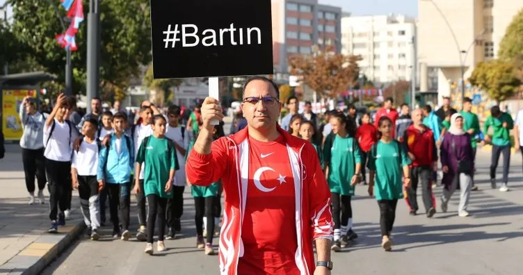 Gaziantep’te düzenlenen 4. Gazi Yarı Maratonu tamamlandı