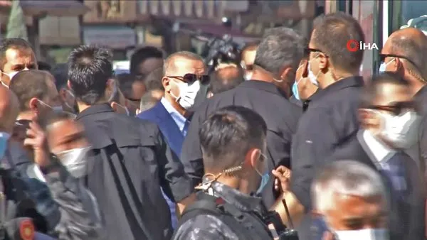 Cumhurbaşkanı Erdoğan, Cuma namazını Selimiye Camii'nde kıldı | Video
