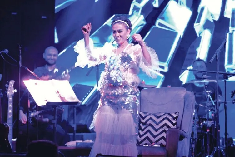 Yıldız Tilbe�nin yeni imajı sosyal medyada gündem oldu Magazin Haberleri