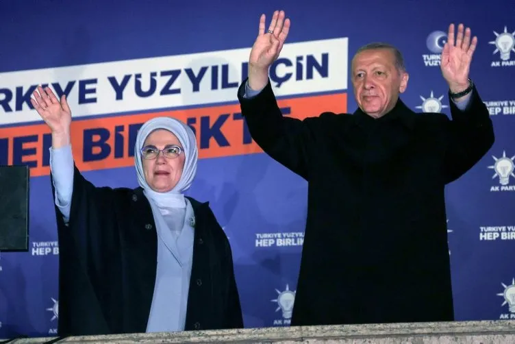 Başkan Erdoğan’ın seçim zaferi manşetlerden düşmüyor: Üçüncü dönemi başlıyor!