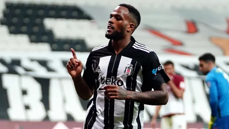 Cyle Larin Beşiktaş'ta kalacak mı? Menajerinden açıklama...
