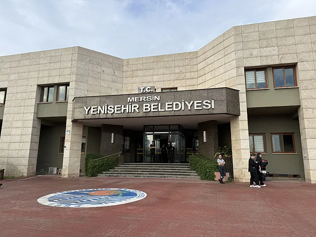 son-dakika-mersin-buyuksehir-belediyesine-yolsuzluk-operasyonunda-ali-mahir-basarir-ve-veli-agbaba-detayi-iste-1790841312878.jpeg