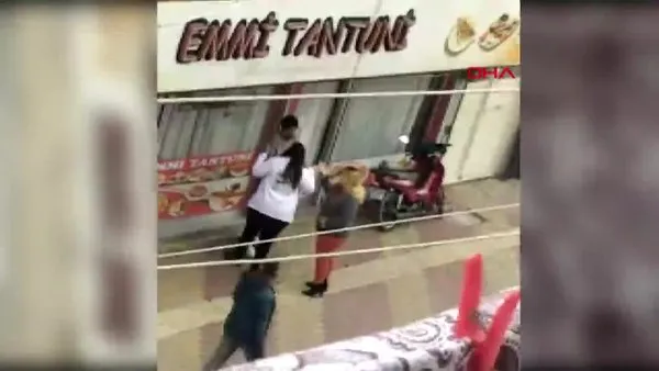 Adıyaman'da kızkardeşlerin tacizciye sokak ortasında attıkları feci dayak kamerada | Video