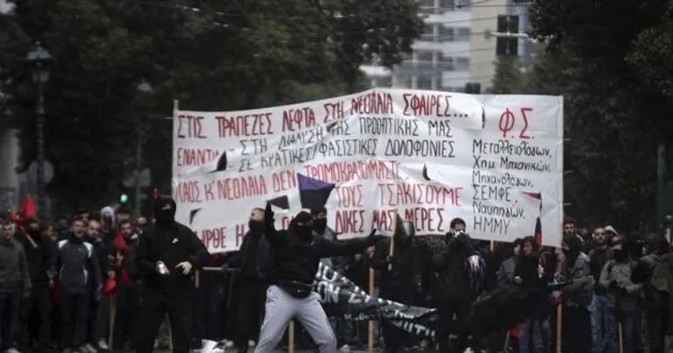 Yunanistan’da üniversite öğrencileri polisle çatıştı