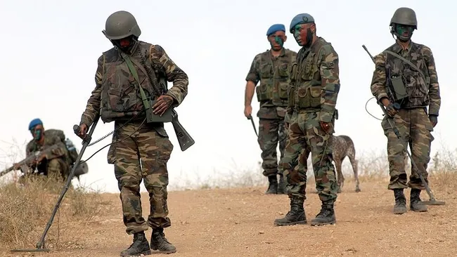son-dakika-resmi-gazetede-yayimlandi-uzman-erbas-alimi-yonetmeliginde-degisiklik-1681508714751.jpg SON DAKİKA | Resmi Gazete'de yayımlandı: Uzman erbaş alımı yönetmeliğinde değişiklik