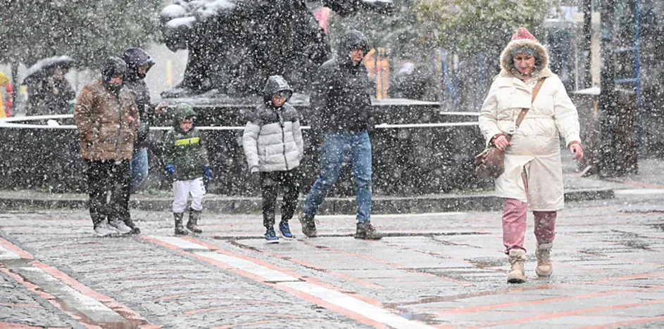 İstanbul’a ne zaman kar yağacak? Meteoroloji yeni hava durumu raporunu yayınladı!
