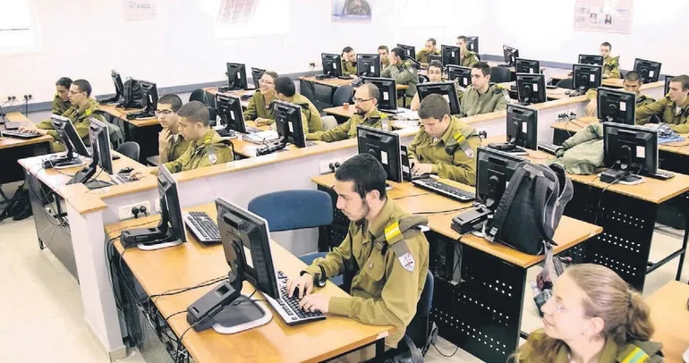 Kanın üzerine sıkılan parfüm Hasbara