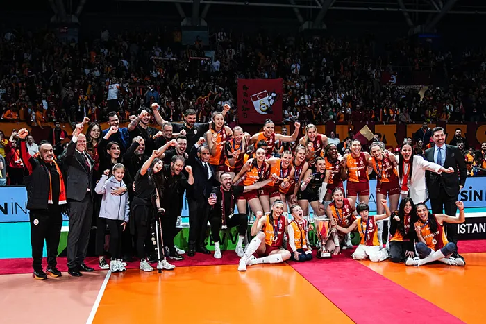 sampiyon-galatasaray-daikin-cev-kupasini-aldi-1775686490019.jpeg