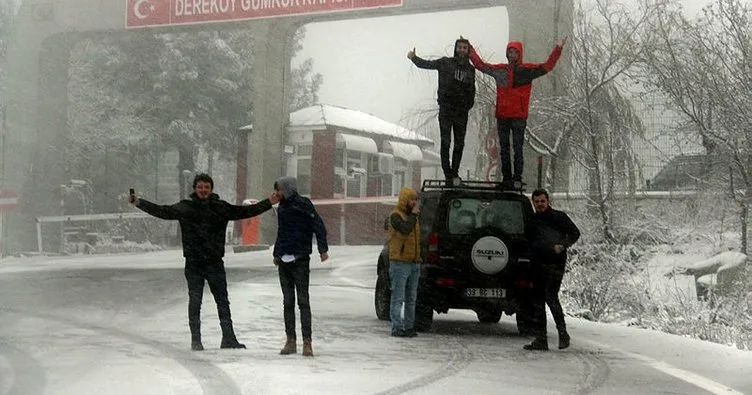 Dereköy Sınır Kapısı’nda kar yağışı