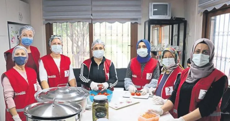 Kızılay’dan anne yemeği