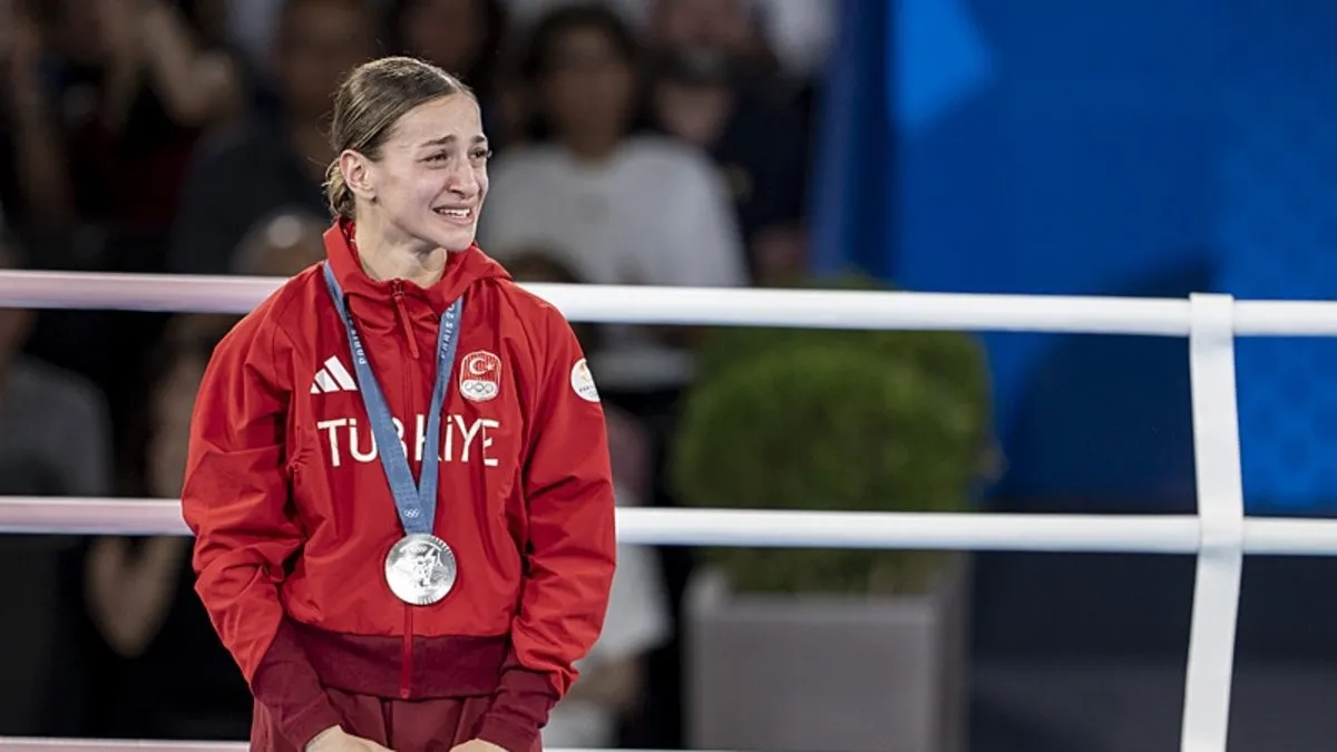 Buse Naz Çakıroğlu, Paris 2024'teki gümüş madalyayı değerlendirdi