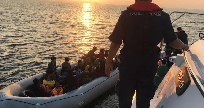 İzmir açıklarında 17 düzensiz göçmen kurtarıldı İzmir açıklarında 17 düzensiz göçmen kurtarıldı