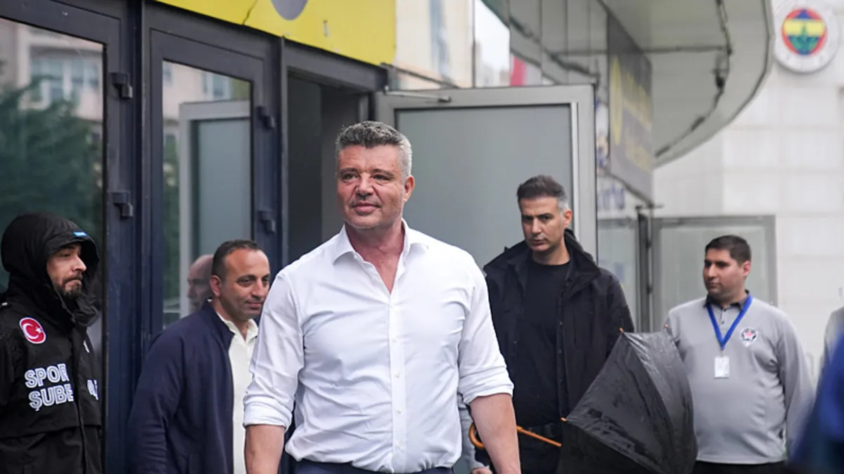 Sadettin Saran’dan seçim sözleri: “Fenerbahçe için hayırlısı olsun” Sadettin Saran’dan seçim sözleri: “Fenerbahçe için hayırlısı olsun”