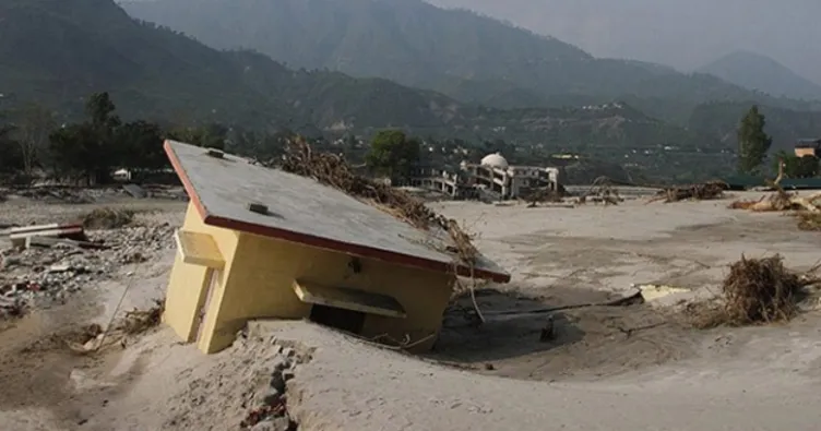 Hindistan’da fırtına: 17 ölü