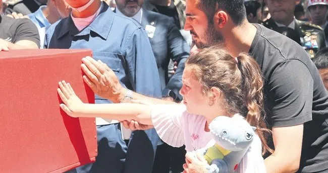 Kızlarından 3 şehide veda