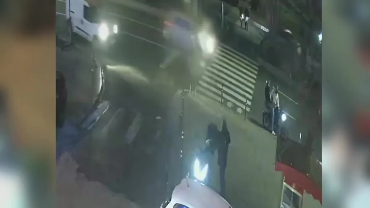 Beşiktaş’ta 20 yaşındaki Fatıma Zümra Karabulut’un öldüğü kazanın görüntüleri ortaya çıktı | Video videosunu izle Beşiktaş’ta 20 yaşındaki Fatıma Zümra Karabulut’un öldüğü kazanın görüntüleri ortaya çıktı | Video videosunu izle