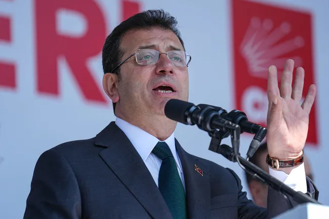 son-dakika-chp-paramparca-ozgur-ozel-yeni-parti-kuruyor-ankarada-5-katli-bir-binaya-baktilar-1757054336406.jpg SON DAKİKA… CHP'de kazan kaynıyor! Özgür Özel ile Ekrem İmamoğlu yeni parti kuruyor: Ankara’da 5 katlı bir binaya baktılar!