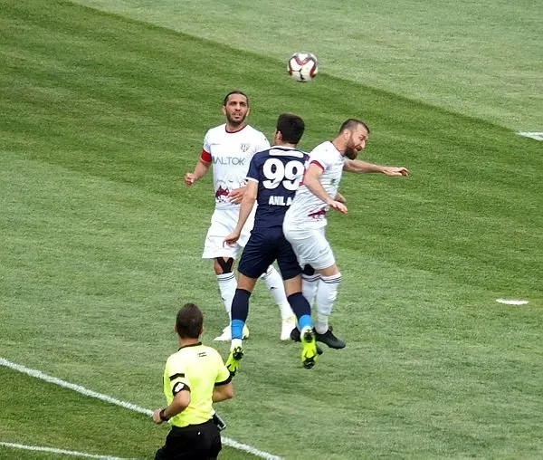 Bandırmaspor - Fethiyespor maçında Batuhan Karadeniz attı, stat bayram yerine döndü