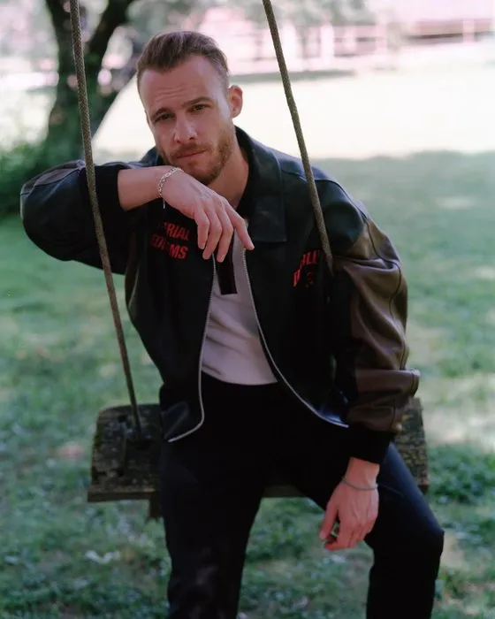 Ünlü oyuncu Kerem Bürsin’den şaşırtan evlilik açıklaması! Acaba çok mu yaşlıyım